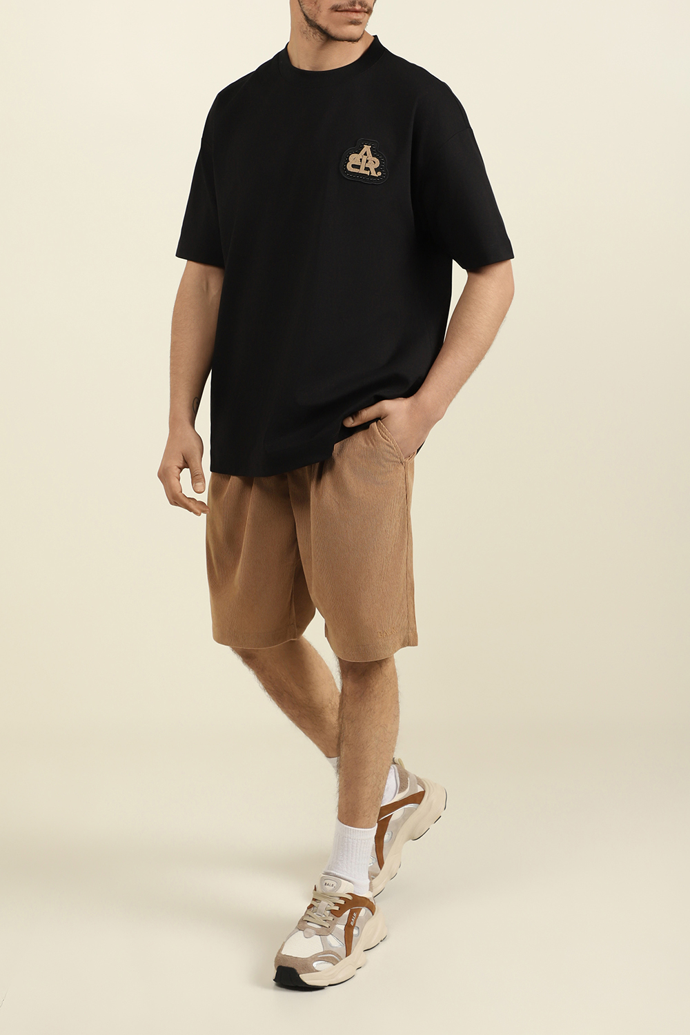 חולצת טי בגזרה משוחררת